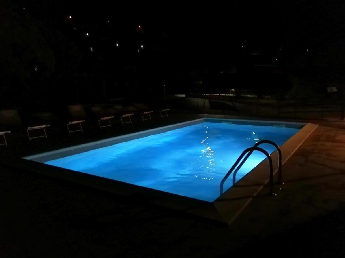 Villaggio Turistico Il Lago Dorato Carlazzo Екстер'єр фото