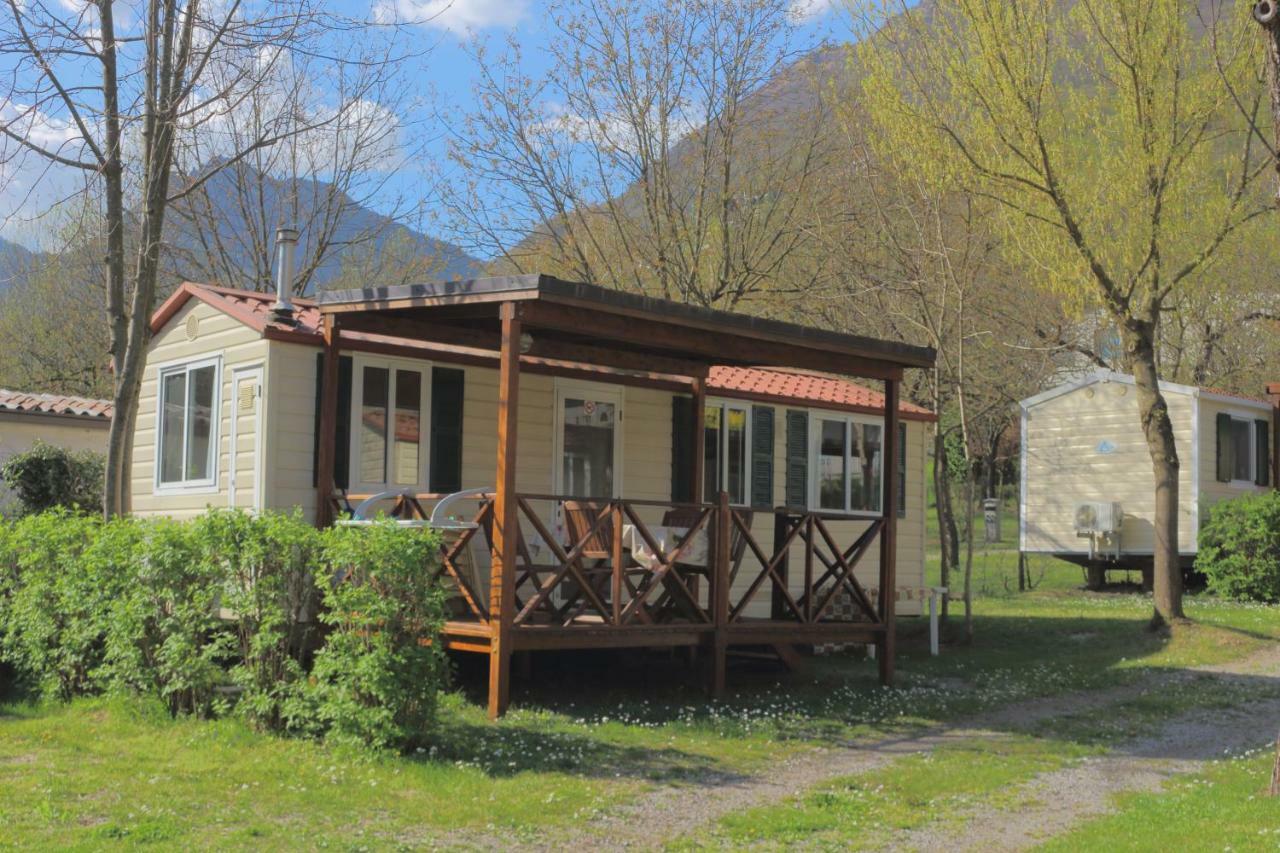 Villaggio Turistico Il Lago Dorato Carlazzo Екстер'єр фото